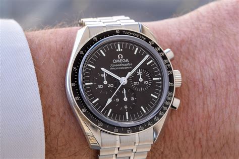 omega speedmaster professional 2021.